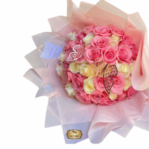 Bouquet de Rosas Rosadas y Blancas con Mariposas – Las Palmas Floristería Bogotá