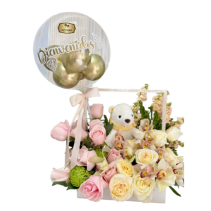 Arreglo Floral Bienvenida Bebé con Globo Burbuja y Peluche | Floristería Las Palmas Bogotá y Cali