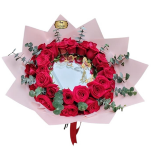 Bouquet Espejo con Rosas Rojas y Eucalipto | Arreglo Floral Elegante Bogotá